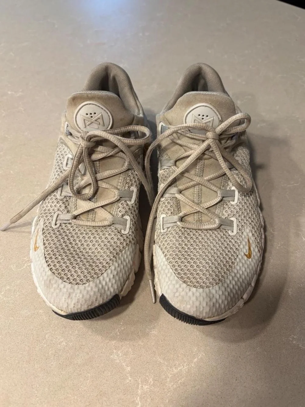 Nike Free Metcon 4 Athletic Trainers Size US Women’s 8 “Pure Platinum Gold Coin”
